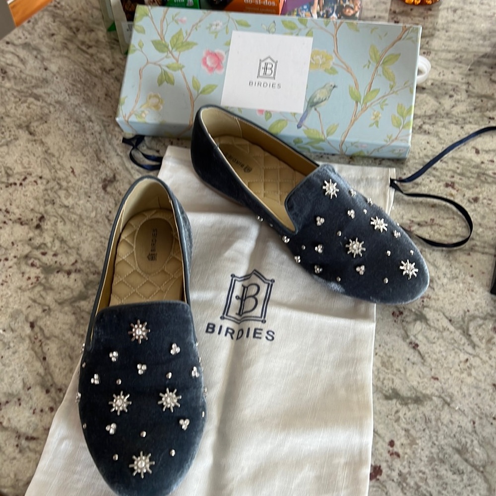 Birdies “The Starling” Blue Velvet with Rhinestones Gently Used Sz 9.5